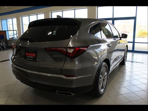 Used 2023 Acura MDX SH-AWD image 5