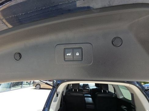 Used 2021 Nissan Armada SL w/ Captain's Chairs Package RWD image 30
