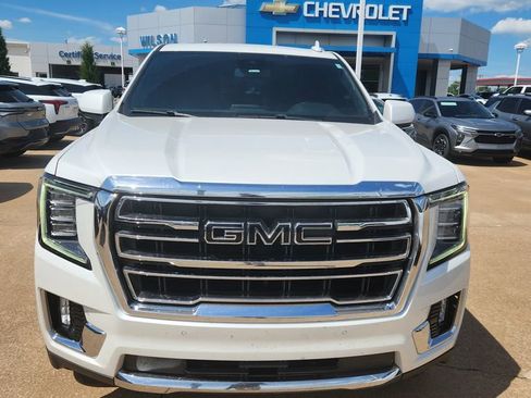 Used 2023 GMC Yukon XL SLT AWD/4WD image 3