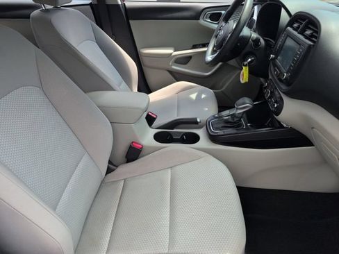 Used 2020 Kia Soul LX FWD image 25
