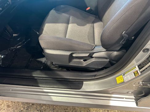 Used 2025 Toyota Camry LE image 23