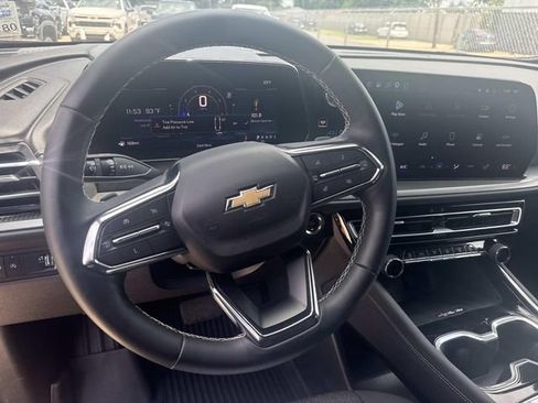 Used 2024 Chevrolet Traverse LT w/ LPO, Floor Liner Package FWD image 32