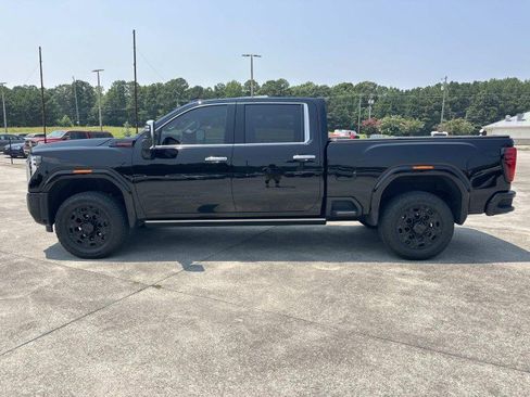 Used 2024 GMC Sierra 2500 Denali w/ Technology Package AWD/4WD image 4