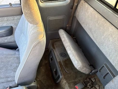 Used 2000 Toyota Tacoma PreRunner RWD image 15