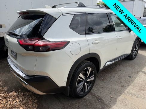 Used 2023 Nissan Rogue Platinum w/ Platinum Premium Package image 3