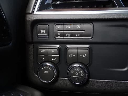 Used 2026 Chevrolet Tahoe LT w/ Comfort Package AWD/4WD image 40