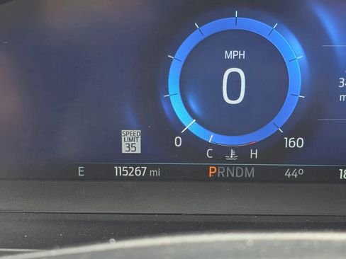 Used 2020 Ford Explorer Platinum w/ Premium Technology Package AWD/4WD image 20