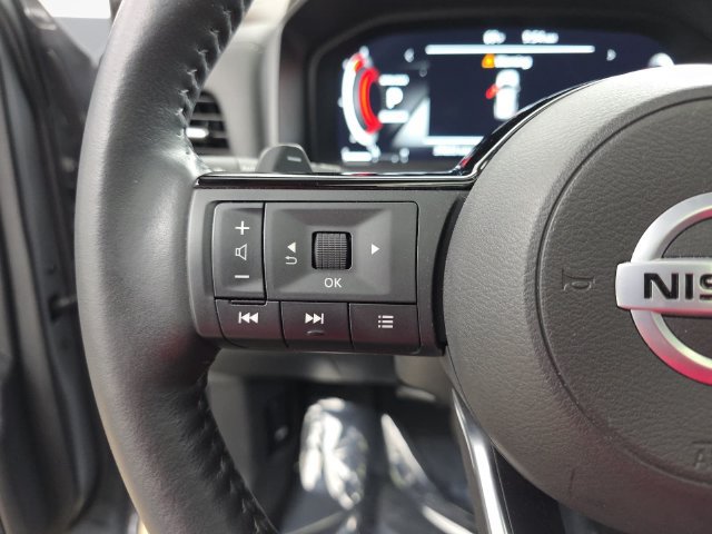 Used 2021 Nissan Rogue Platinum FWD image 17