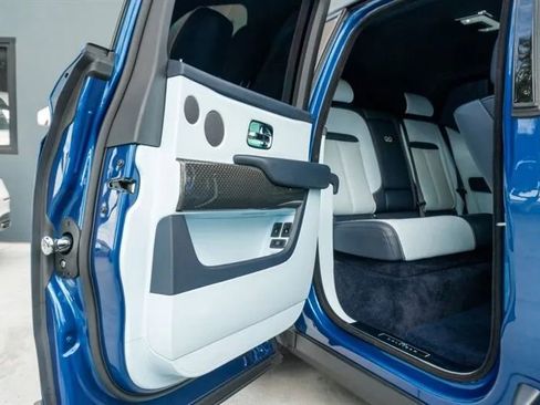 Used 2021 Rolls-Royce Cullinan Black Badge image 47