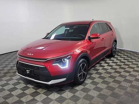 Used 2025 Kia Niro LX FWD image 12