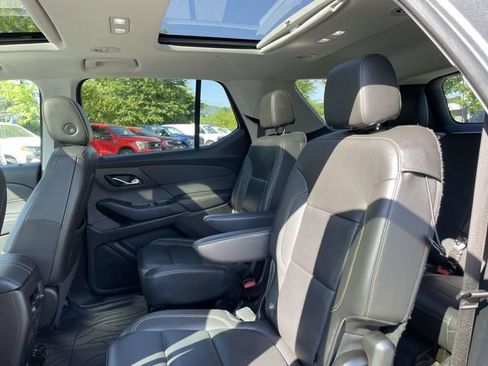 Used 2021 Chevrolet Traverse RS AWD/4WD image 18