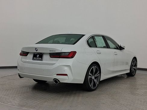 Certified 2024 BMW 330i Sedan w/ Premium Package image 9