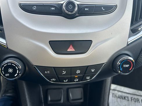Used 2018 Chevrolet Cruze LS FWD image 14