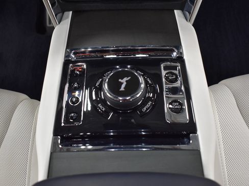 Certified 2024 Rolls-Royce Cullinan AWD/4WD image 16