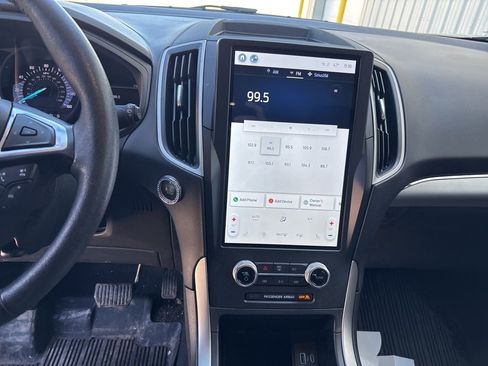 Used 2022 Ford Edge SEL w/ Sport Appearance Package image 17