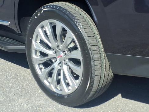 Certified 2024 GMC Yukon Denali w/ LPO, Floor Liner Package AWD/4WD image 7