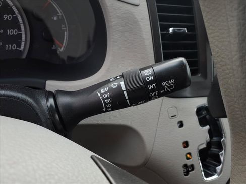 Used 2013 Toyota Sienna LE image 24