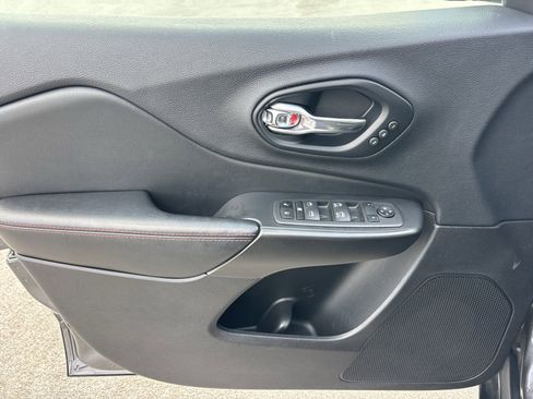 Used 2022 Jeep Cherokee Trailhawk w/ Sun, Sound & Nav Group image 11