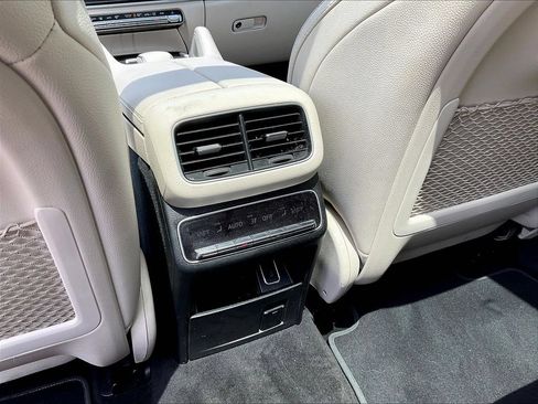 Certified 2023 Mercedes-Benz GLS 450 4MATIC image 12