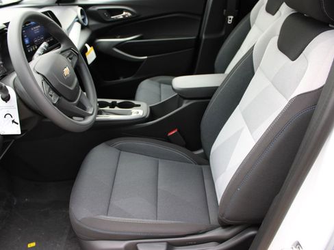 New 2026 Chevrolet Trax LS image 12