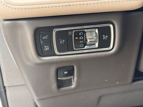 Used 2023 Lincoln Nautilus Reserve AWD/4WD image 20