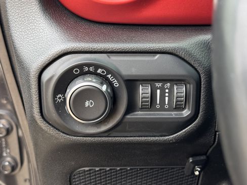 Used 2021 Jeep Wrangler Unlimited Rubicon image 24