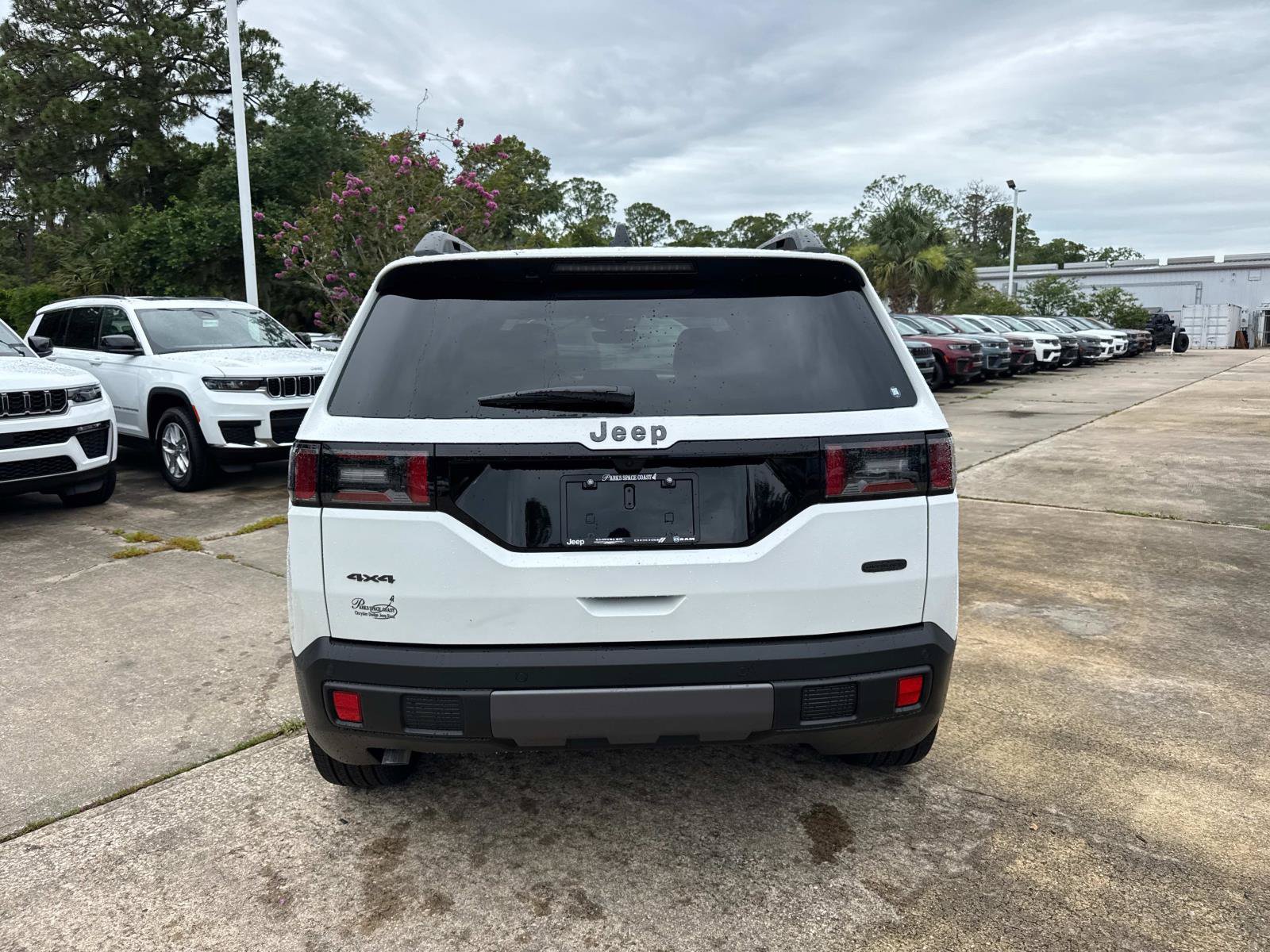 New 2026 Jeep Cherokee Overland w/ Trailer Tow Group AWD/4WD image 4