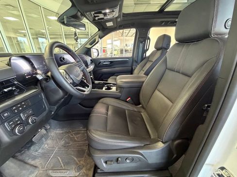 Used 2026 Chevrolet Tahoe RST w/ Comfort Package AWD/4WD image 16
