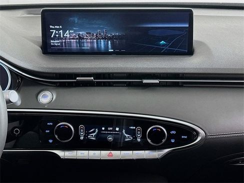 Used 2025 Genesis GV70 2.5T image 15
