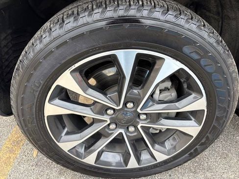 Used 2022 Jeep Grand Cherokee L Overland w/ Luxury Tech Group IV image 8