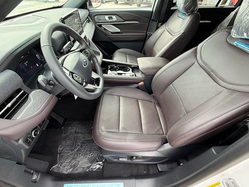 New 2026 Ford Explorer Platinum RWD image 16