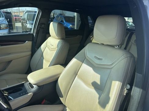 Used 2018 Cadillac XT5 Luxury w/ Driver Awareness Package image 12