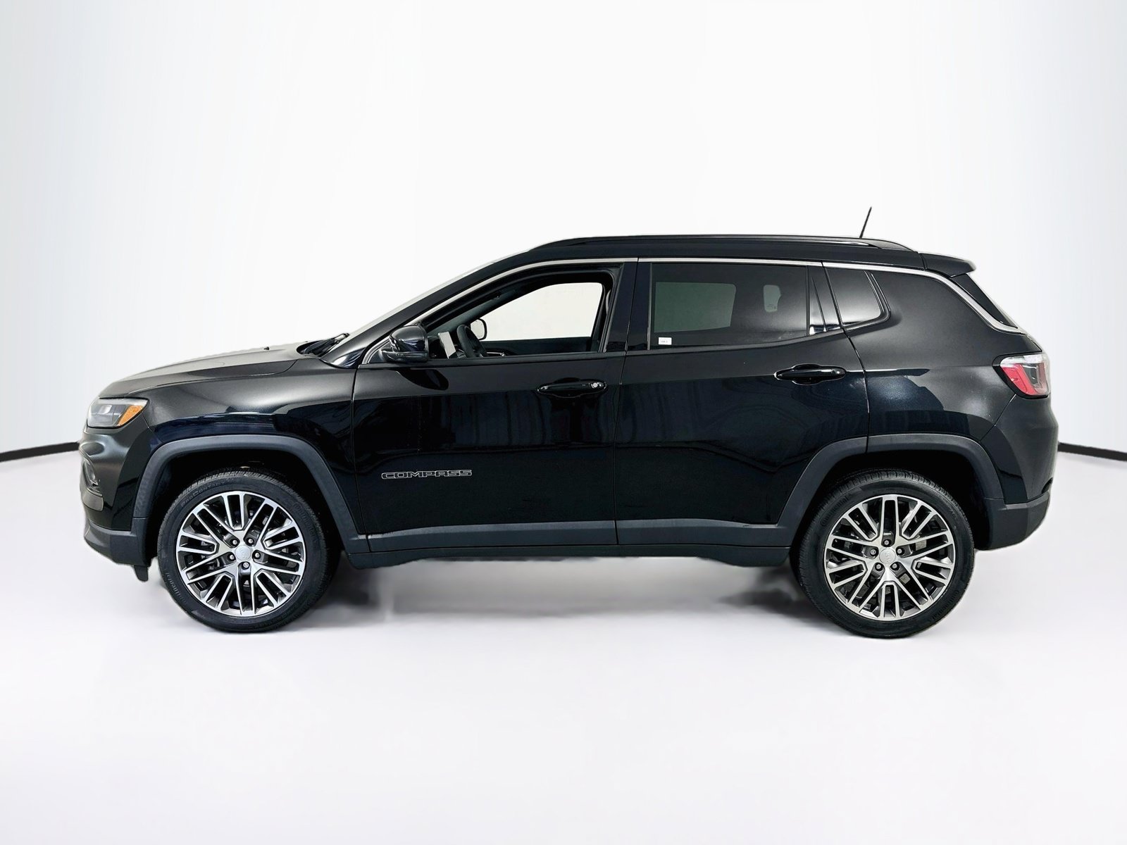 Used 2023 Jeep Compass Limited AWD/4WD image 8