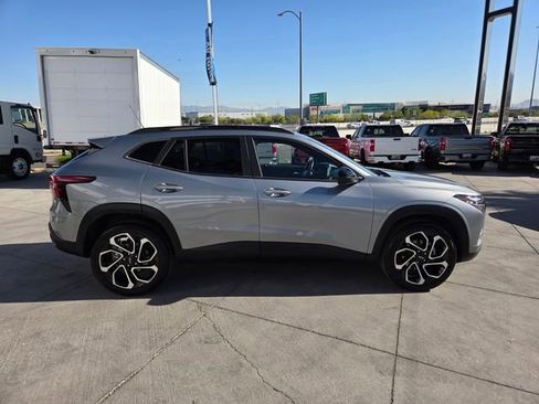 Certified 2024 Chevrolet Trax RS w/ Sunroof Package image 7