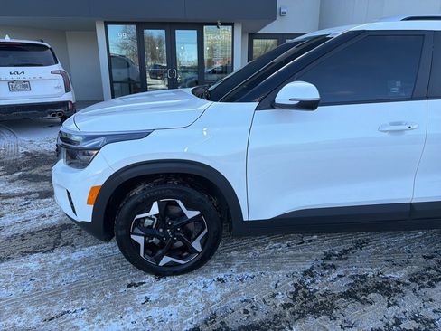 Certified 2025 Kia Seltos S image 11