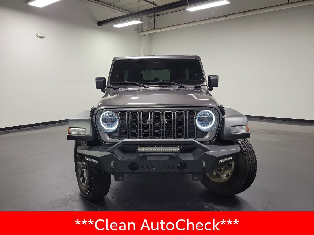 Used 2026 Jeep Wrangler Unlimited Sport AWD/4WD image 3