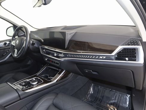 Used 2023 BMW X7 xDrive40i w/ Premium Package image 45