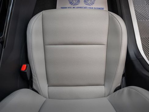 Certified 2024 Toyota Prius XLE FWD image 34