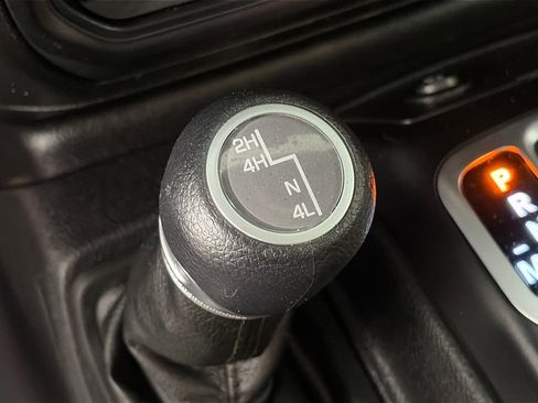Used 2019 Jeep Wrangler Unlimited Sport S AWD/4WD image 24