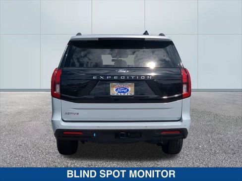 Used 2025 Ford Expedition Active RWD image 4