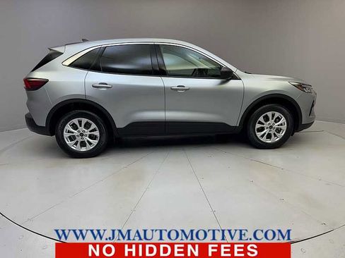 Used 2023 Ford Escape Active w/ Tech Pack #1 AWD/4WD image 6