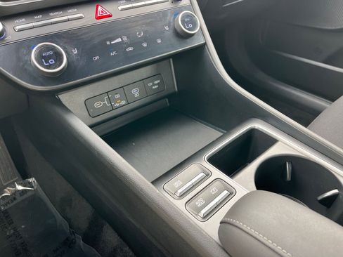 Used 2025 Hyundai Sonata SEL FWD image 42
