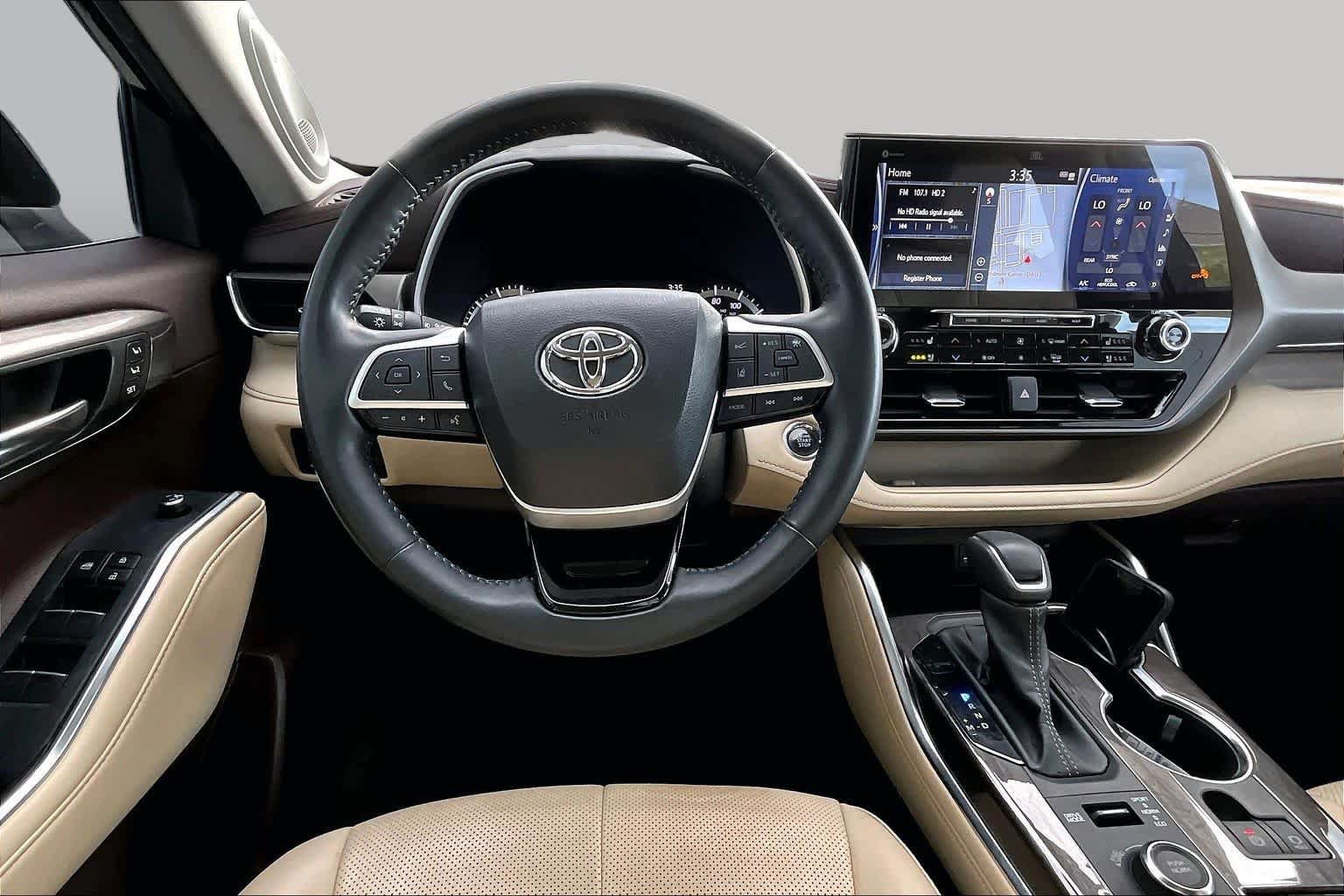 Used 2022 Toyota Highlander Limited AWD/4WD image 5