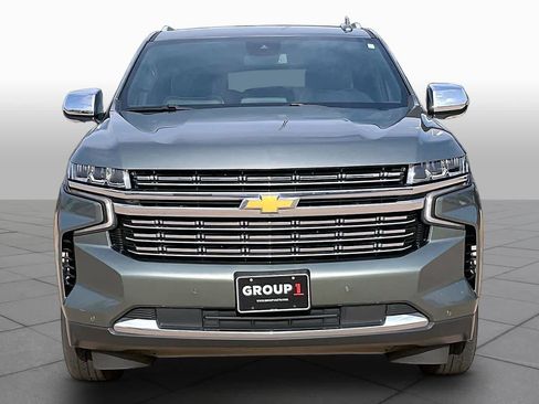 Used 2023 Chevrolet Suburban Premier RWD image 4