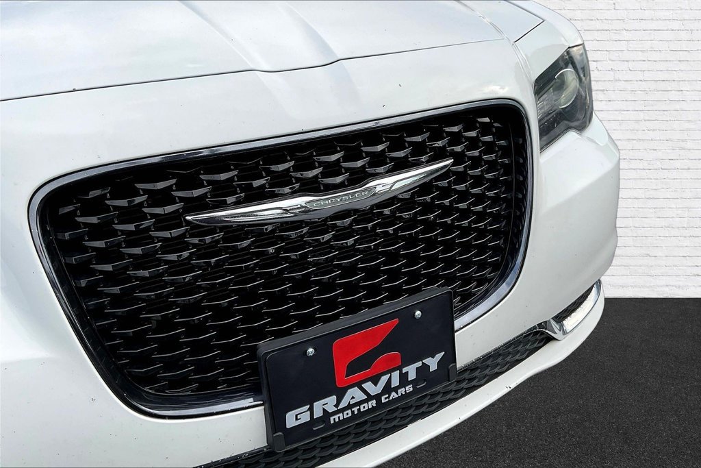 Used 2018 Chrysler 300 Touring w/ Sport Appearance Package RWD image 20