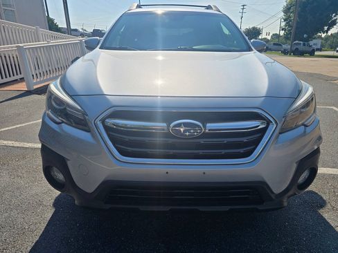 Used 2019 Subaru Outback 3.6R Limited AWD/4WD image 9