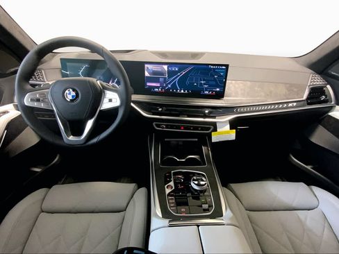 Used 2026 BMW X7 xDrive40i w/ Executive Package AWD/4WD image 5