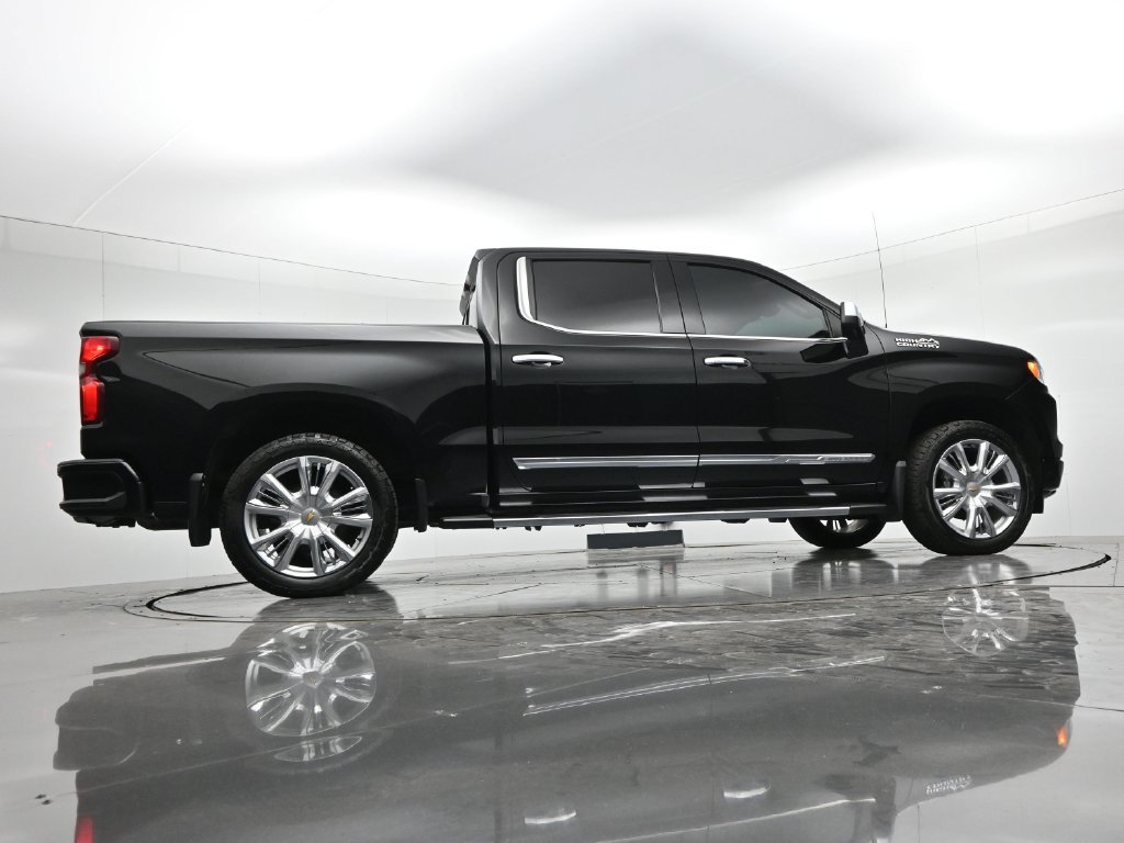Used 2023 Chevrolet Silverado 1500 High Country w/ High Country Premium Package AWD/4WD image 23
