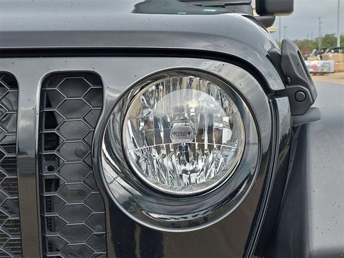 Used 2023 Jeep Gladiator Sport image 25