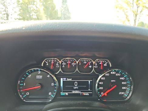 Used 2018 Chevrolet Suburban LS AWD/4WD image 23